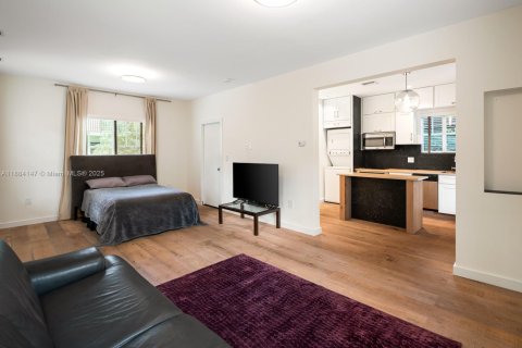 Villa ou maison à vendre à Miami, Floride: 3 chambres, 238.39 m2 № 1930181 - photo 24