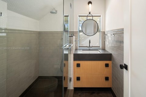 Villa ou maison à vendre à Miami, Floride: 3 chambres, 238.39 m2 № 1930181 - photo 19