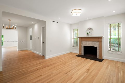 Villa ou maison à vendre à Miami, Floride: 3 chambres, 238.39 m2 № 1930181 - photo 7