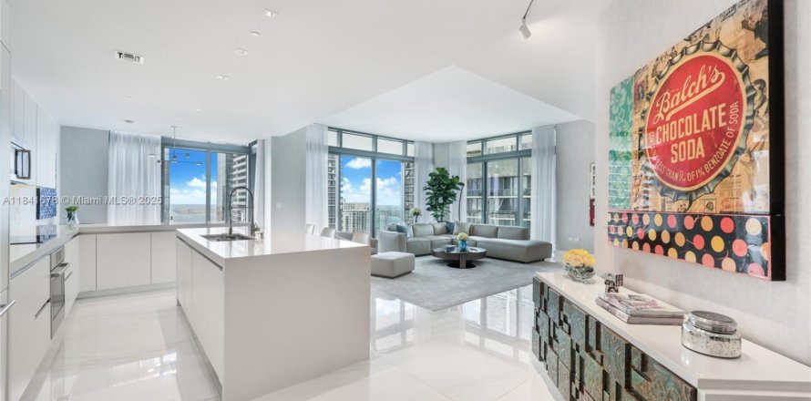 Condominio en Miami, Florida, 4 dormitorios  № 1833790