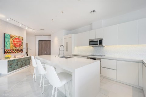 Condominio en venta en Miami, Florida, 4 dormitorios, 301.37 m2 № 1833790 - foto 29
