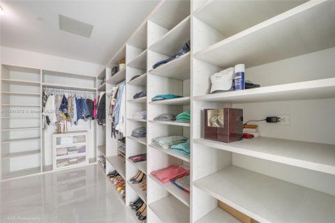 Condominio en venta en Miami, Florida, 4 dormitorios, 301.37 m2 № 1833790 - foto 20