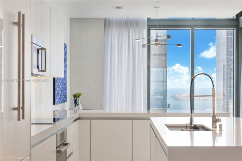 Condominio en venta en Miami, Florida, 4 dormitorios, 301.37 m2 № 1833790 - foto 30