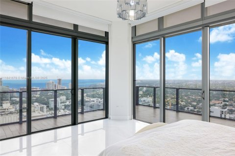 Condominio en venta en Miami, Florida, 4 dormitorios, 301.37 m2 № 1833790 - foto 21