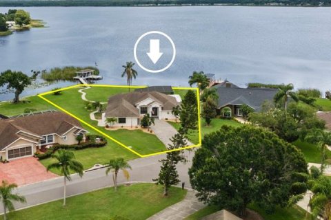 House in Lake Alfred, Florida 3 bedrooms, 216.37 sq.m. № 1819218 - photo 1