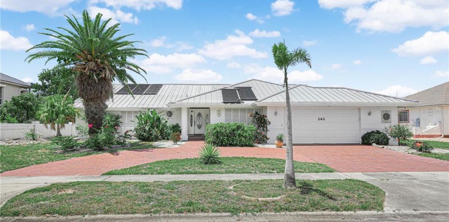 Casa en Port Charlotte, Florida 3 dormitorios, 258.92 m2 № 2098044