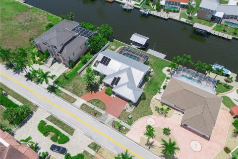 Casa en venta en Port Charlotte, Florida, 3 dormitorios, 258.92 m2 № 2098044 - foto 5
