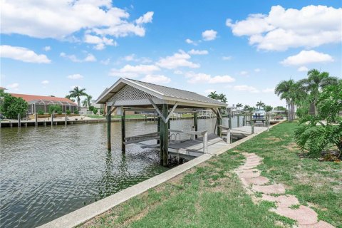 Casa en venta en Port Charlotte, Florida, 3 dormitorios, 258.92 m2 № 2098044 - foto 17