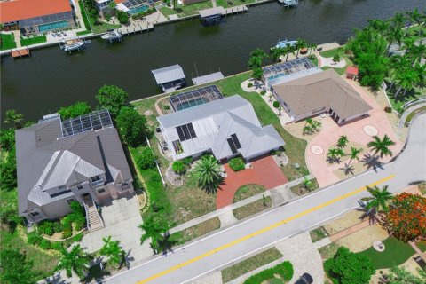 Casa en venta en Port Charlotte, Florida, 3 dormitorios, 258.92 m2 № 2098044 - foto 6