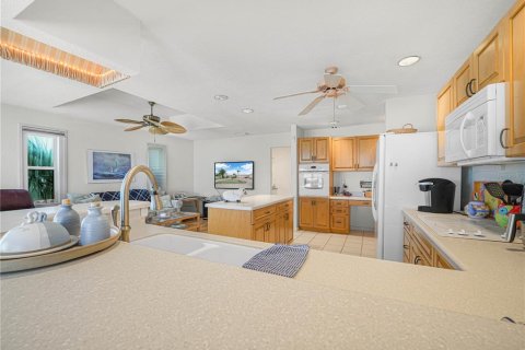 Casa en venta en Port Charlotte, Florida, 3 dormitorios, 258.92 m2 № 2098044 - foto 28