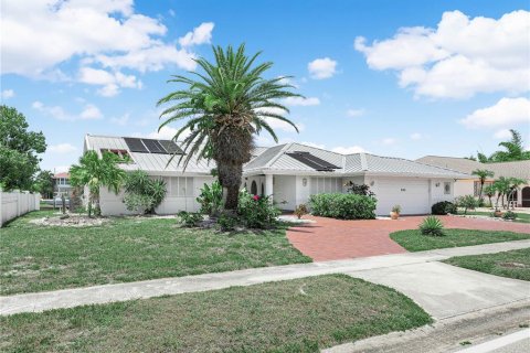 Casa en venta en Port Charlotte, Florida, 3 dormitorios, 258.92 m2 № 2098044 - foto 2