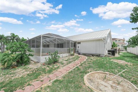 Casa en venta en Port Charlotte, Florida, 3 dormitorios, 258.92 m2 № 2098044 - foto 3