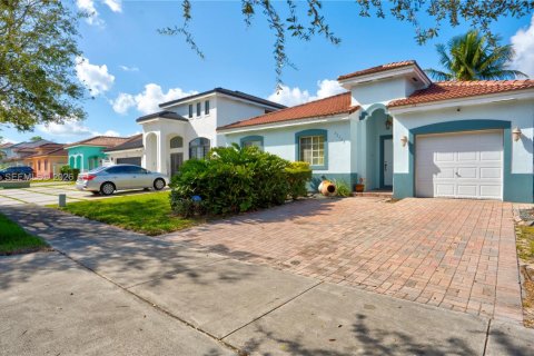 Купить виллу или дом в Катлер-Бей, Флорида 4 спальни, 154.87м2, № 2008127 - фото 2