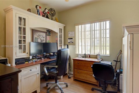 Купить виллу или дом в Катлер-Бей, Флорида 4 спальни, 154.87м2, № 2008127 - фото 26