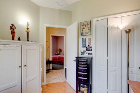 Купить виллу или дом в Катлер-Бей, Флорида 4 спальни, 154.87м2, № 2008127 - фото 29