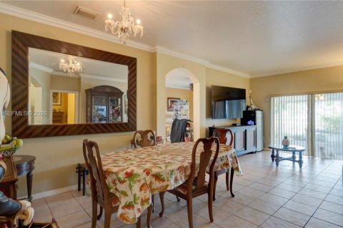 Купить виллу или дом в Катлер-Бей, Флорида 4 спальни, 154.87м2, № 2008127 - фото 4