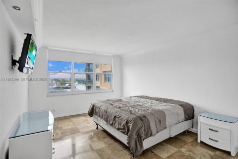 Condominio en alquiler en Hollywood, Florida, 1 dormitorio, 69.21 m2 № 2026624 - foto 7