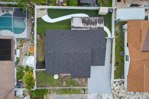 House in Tampa, Florida 4 bedrooms, 114.83 sq.m. № 1835815 - photo 4