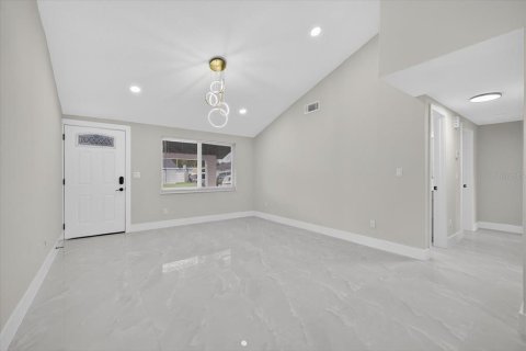 House in Tampa, Florida 4 bedrooms, 114.83 sq.m. № 1835815 - photo 14