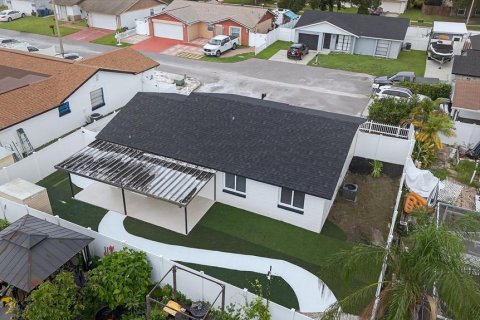 House in Tampa, Florida 4 bedrooms, 114.83 sq.m. № 1835815 - photo 7