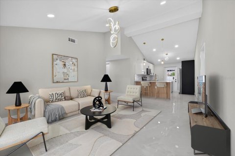 House in Tampa, Florida 4 bedrooms, 114.83 sq.m. № 1835815 - photo 12