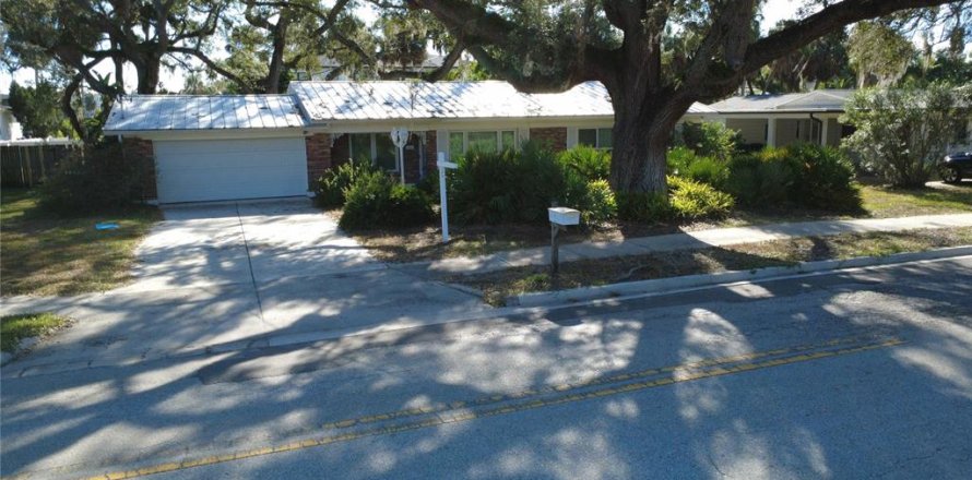 Villa ou maison à Tampa, Floride 3 chambres, 172.05 m2 № 2123403