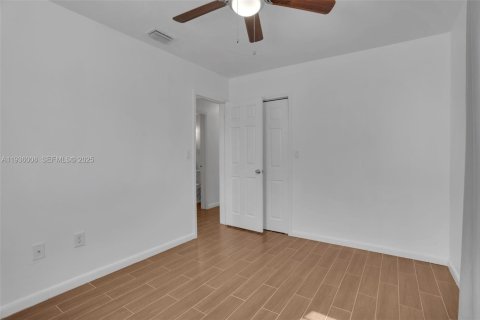 Villa ou maison à louer à Hollywood, Floride: 3 chambres, 92.72 m2 № 1994145 - photo 15