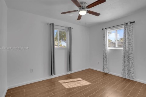 Villa ou maison à louer à Hollywood, Floride: 3 chambres, 92.72 m2 № 1994145 - photo 14