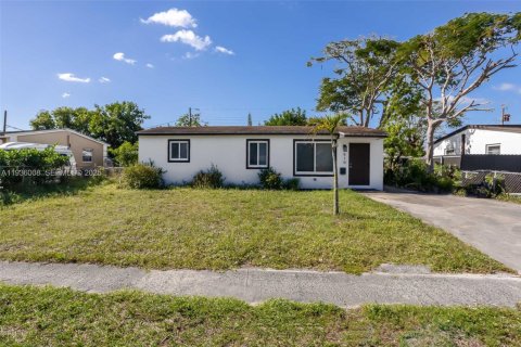 Villa ou maison à louer à Hollywood, Floride: 3 chambres, 92.72 m2 № 1994145 - photo 20