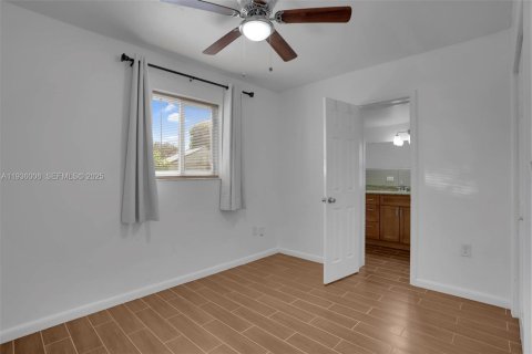 Villa ou maison à louer à Hollywood, Floride: 3 chambres, 92.72 m2 № 1994145 - photo 8