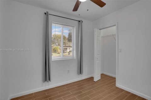 Villa ou maison à louer à Hollywood, Floride: 3 chambres, 92.72 m2 № 1994145 - photo 12