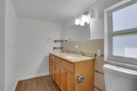 Villa ou maison à louer à Hollywood, Floride: 3 chambres, 92.72 m2 № 1994145 - photo 13