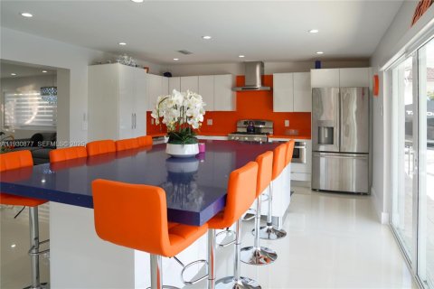 Снять в аренду виллу или дом в Хайалиа, Флорида 2 спальни, 167.41м2, № 1991530 - фото 5