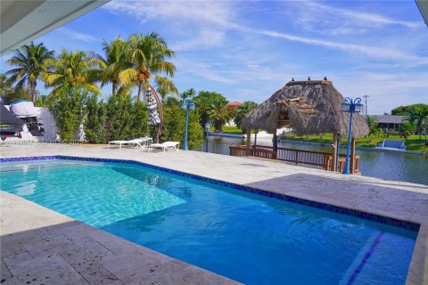 Снять в аренду виллу или дом в Хайалиа, Флорида 2 спальни, 167.41м2, № 1991530 - фото 9