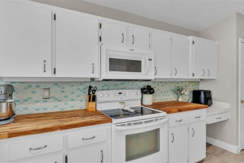 House in Lakeland, Florida 3 bedrooms, 143.63 sq.m. № 1681920 - photo 6