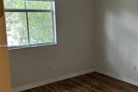 Condominio en venta en Tamarac, Florida, 3 dormitorios, 142.7 m2 № 1990864 - foto 3