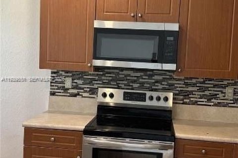 Condominio en venta en Tamarac, Florida, 3 dormitorios, 142.7 m2 № 1990864 - foto 6