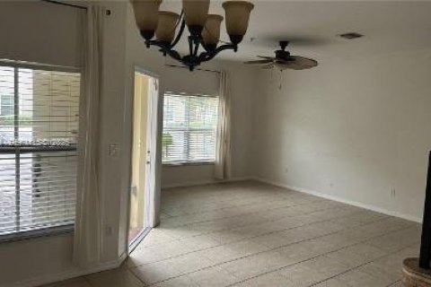 Condominio en venta en Tamarac, Florida, 3 dormitorios, 142.7 m2 № 1990864 - foto 13