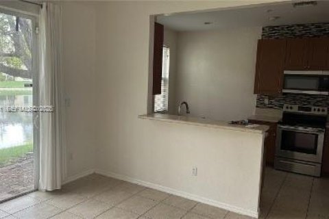 Condominio en venta en Tamarac, Florida, 3 dormitorios, 142.7 m2 № 1990864 - foto 11