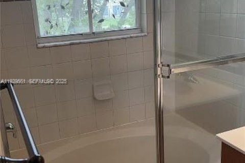 Condominio en venta en Tamarac, Florida, 3 dormitorios, 142.7 m2 № 1990864 - foto 4