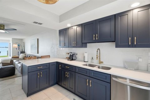 Condominio en venta en Treasure Island, Florida, 2 dormitorios, 115.66 m2 № 2396520 - foto 7