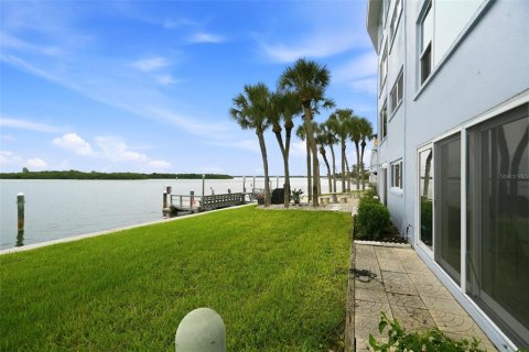 Condominio en venta en Treasure Island, Florida, 2 dormitorios, 115.66 m2 № 2396520 - foto 11