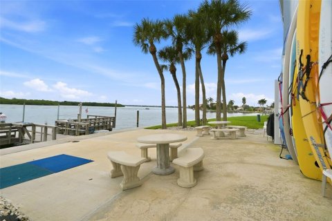 Condominio en venta en Treasure Island, Florida, 2 dormitorios, 115.66 m2 № 2396520 - foto 12