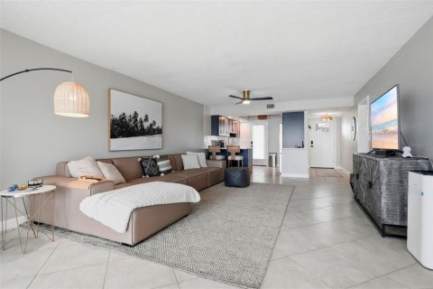 Condominio en venta en Treasure Island, Florida, 2 dormitorios, 115.66 m2 № 2396520 - foto 5
