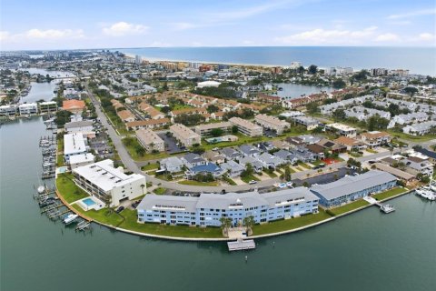 Condominio en venta en Treasure Island, Florida, 2 dormitorios, 115.66 m2 № 2396520 - foto 25