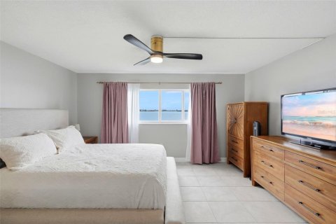 Condominio en venta en Treasure Island, Florida, 2 dormitorios, 115.66 m2 № 2396520 - foto 13