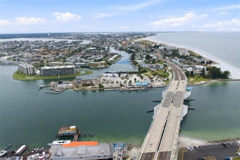 Condominio en venta en Treasure Island, Florida, 2 dormitorios, 115.66 m2 № 2396520 - foto 28