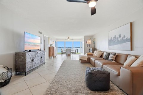 Condominio en venta en Treasure Island, Florida, 2 dormitorios, 115.66 m2 № 2396520 - foto 3