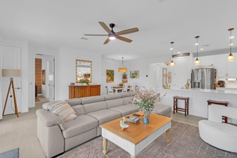 House in Port St. Lucie, Florida 3 bedrooms, 162.86 sq.m. № 2409237 - photo 12