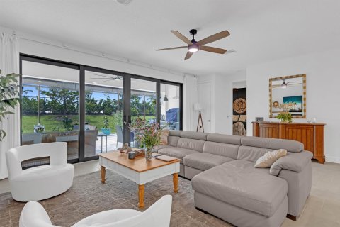 House in Port St. Lucie, Florida 3 bedrooms, 162.86 sq.m. № 2409237 - photo 11